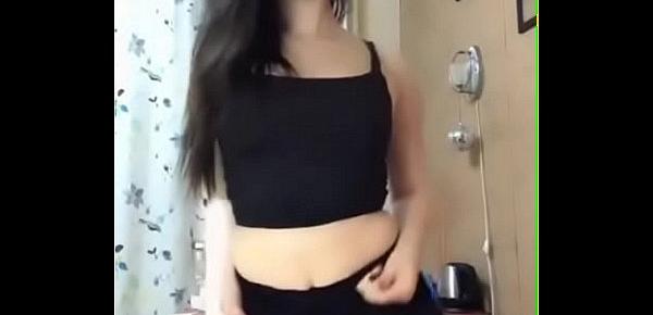  Hot girl showing sexy body while dancing